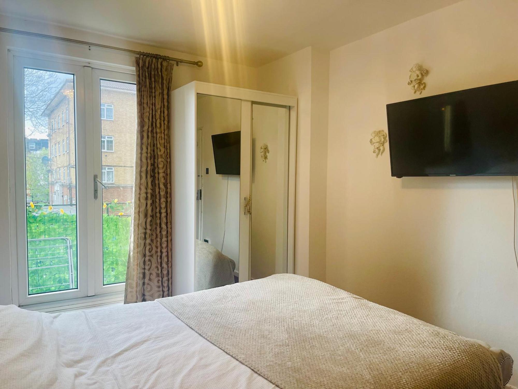 Room With Kitchen In Central London Exterior photo